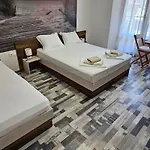 флора בית הארחה 3*