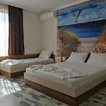 флора بوموري