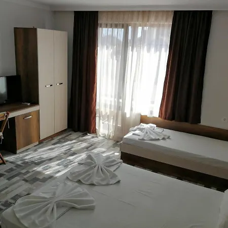 флора بيت ضيافة