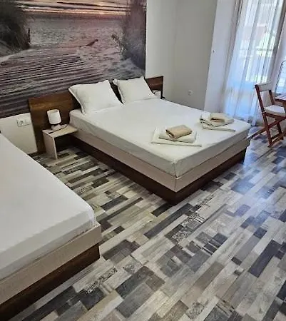 флора Pensión 3*